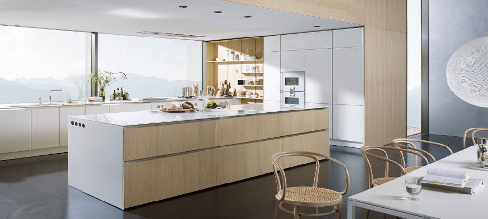 Đặt đồ gỗ Acrylic ở những nơi thoáng mát khô ráo