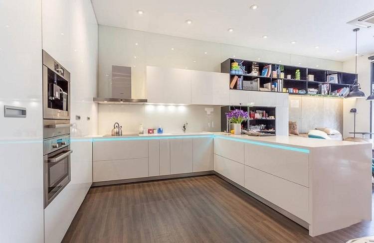 Với giá cả không quá đắt, tủ bếp Acrylic là lựa chọn hoàn hảo cho mọi gia đình